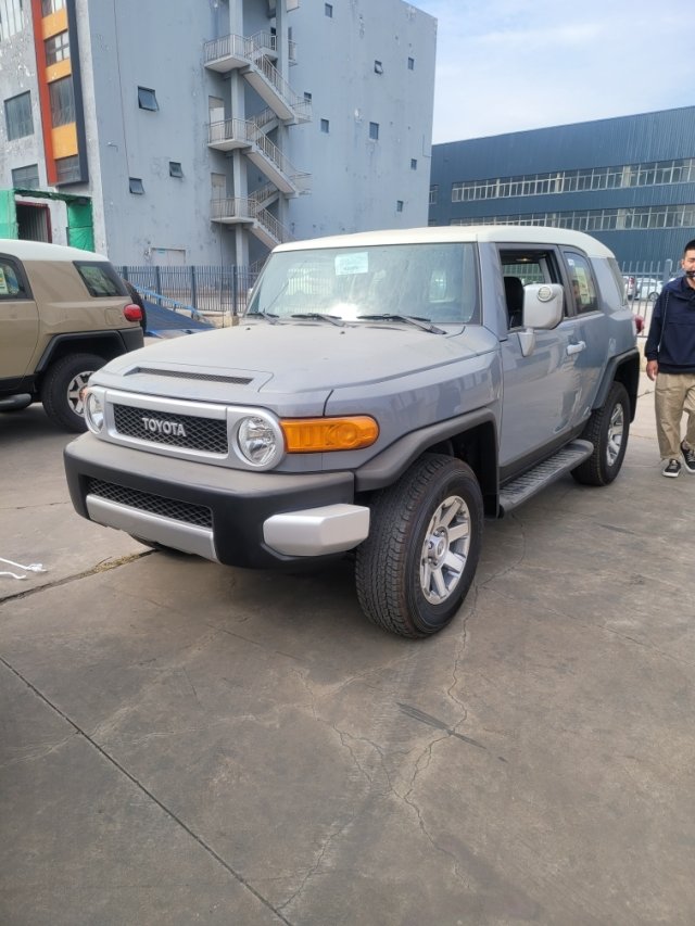 22款丰田fj酷路泽40国六现车到店预售