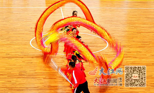 舞龙比赛精彩纷呈