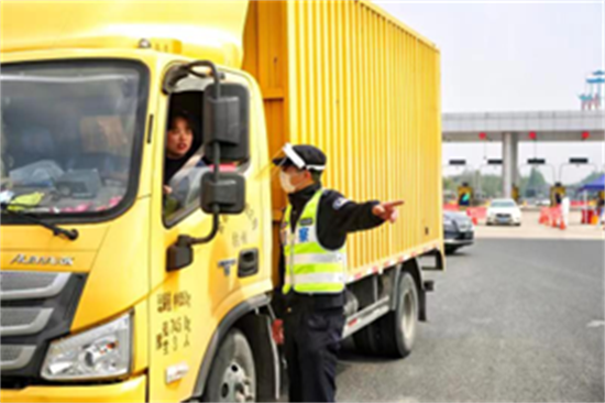 重点查处8类！杭州高速交警开展冬季交通安全整治