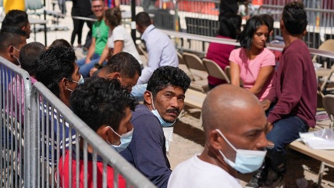 凤凰晚报|金正恩女儿首次公开露面;国产新冠口服药被要求即刻下架