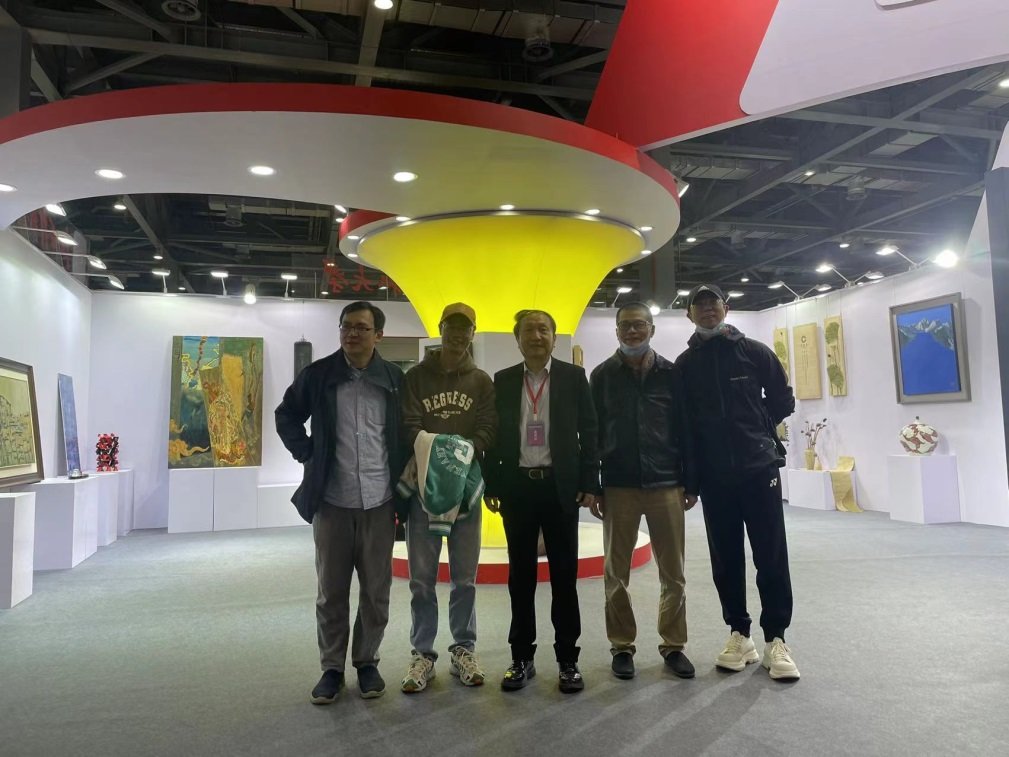 江西科技师范大学师生作品亮相中国工艺美术产业发展大会