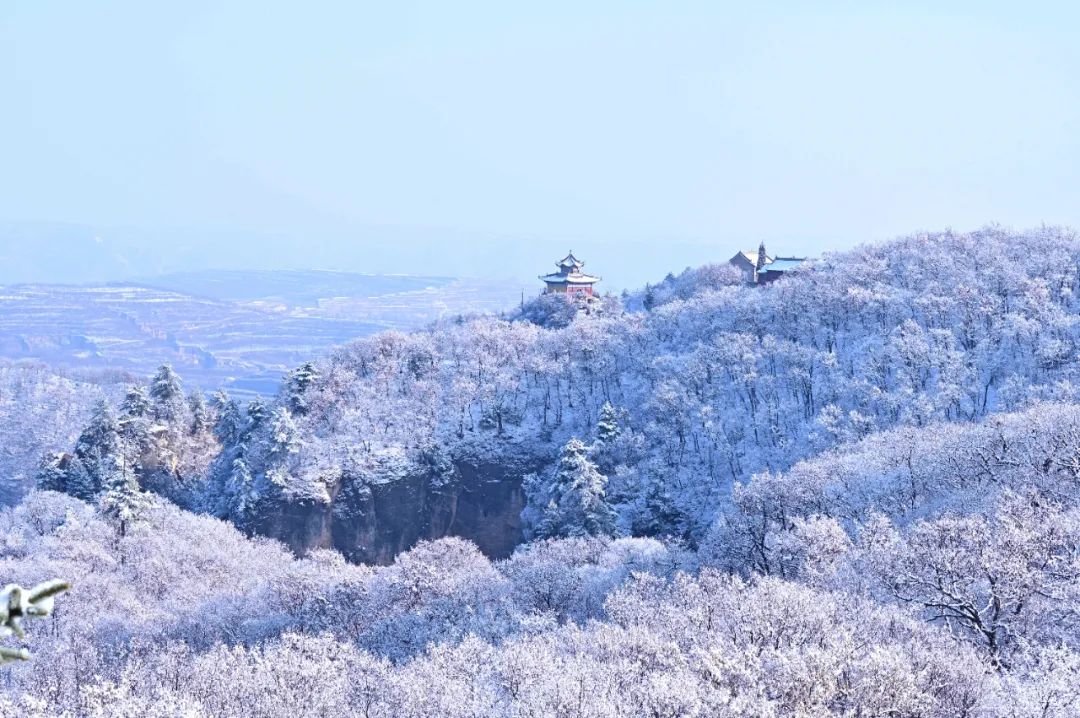 摄影：周建中