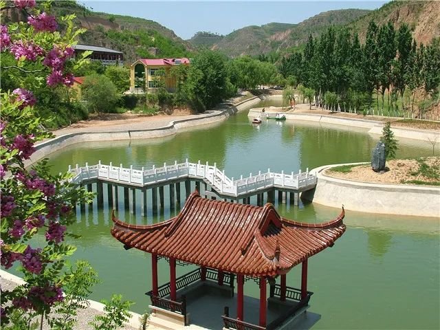 “踢”上热搜的甘肃泾川，还有更出名的王母宫大云寺