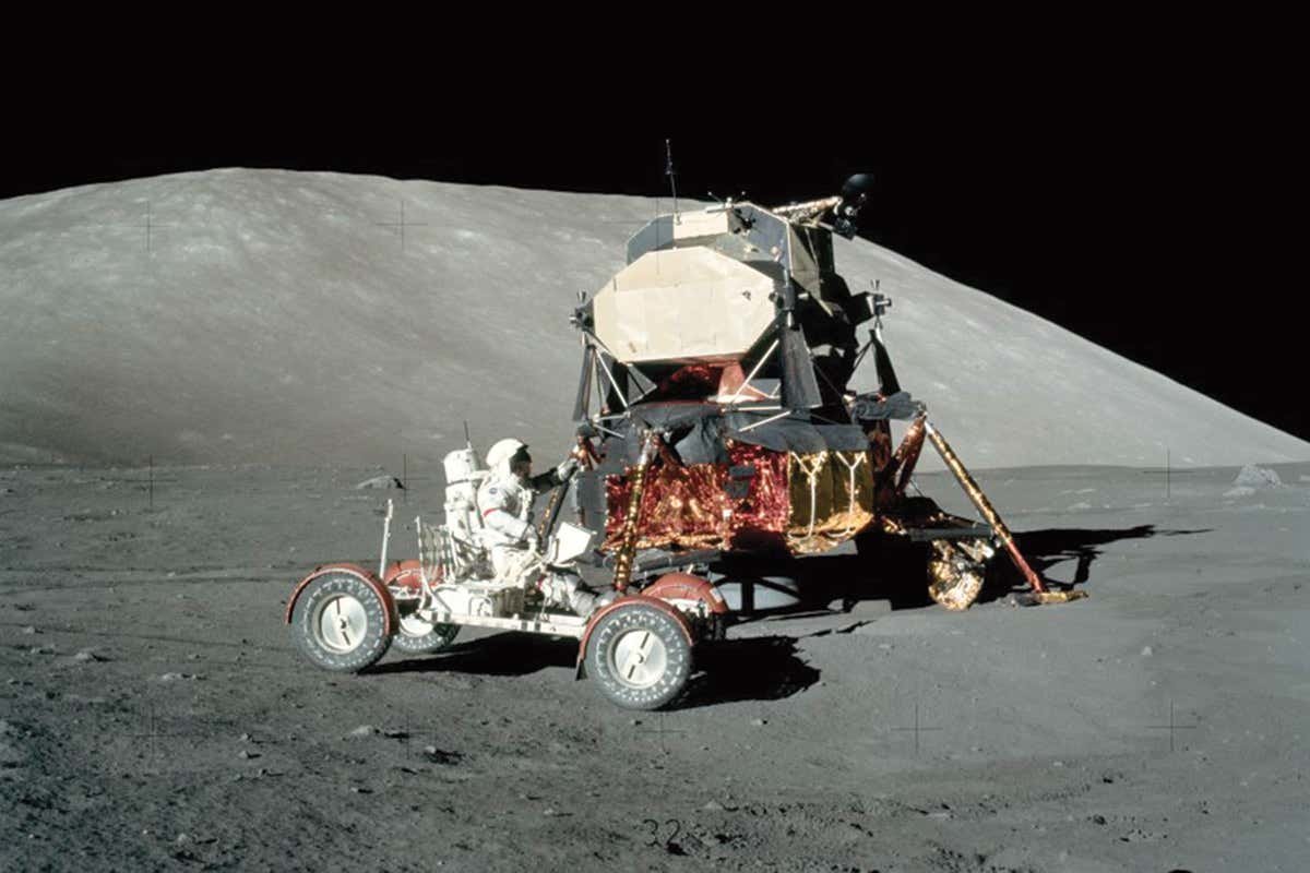 “阿波罗17号”任务的登月舱与月球车