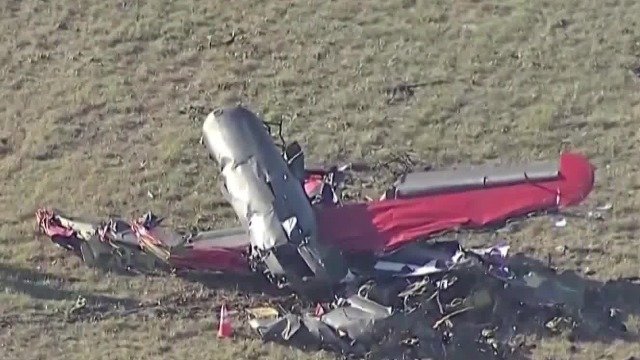 美国一航展上两架飞机空中相撞坠毁