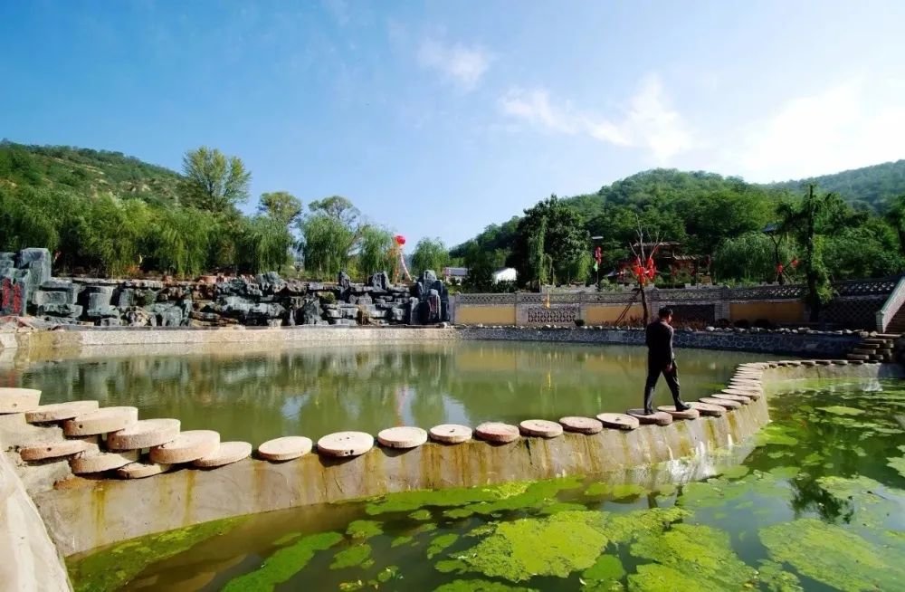 “踢”上热搜的甘肃泾川，还有更出名的王母宫大云寺