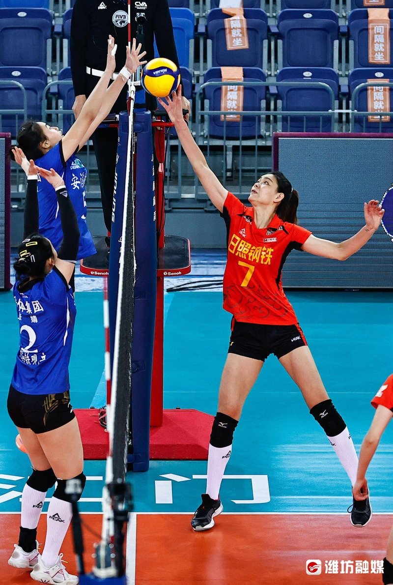 7号杜清清正在比赛。