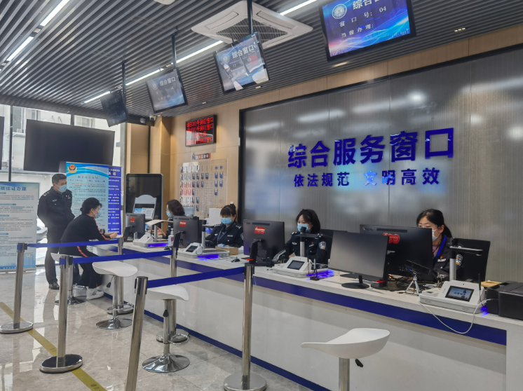 下班不“脱岗”，南京后宰门派出所民警找回走失古稀老人