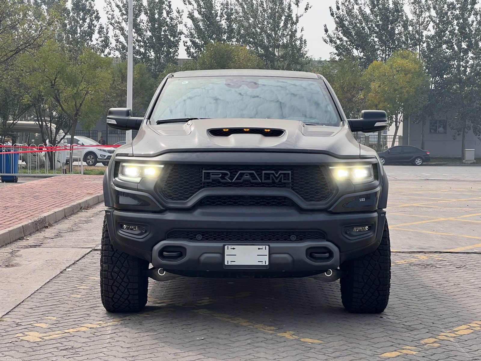 22款道奇霸王龙外观霸气尽显皮卡风范