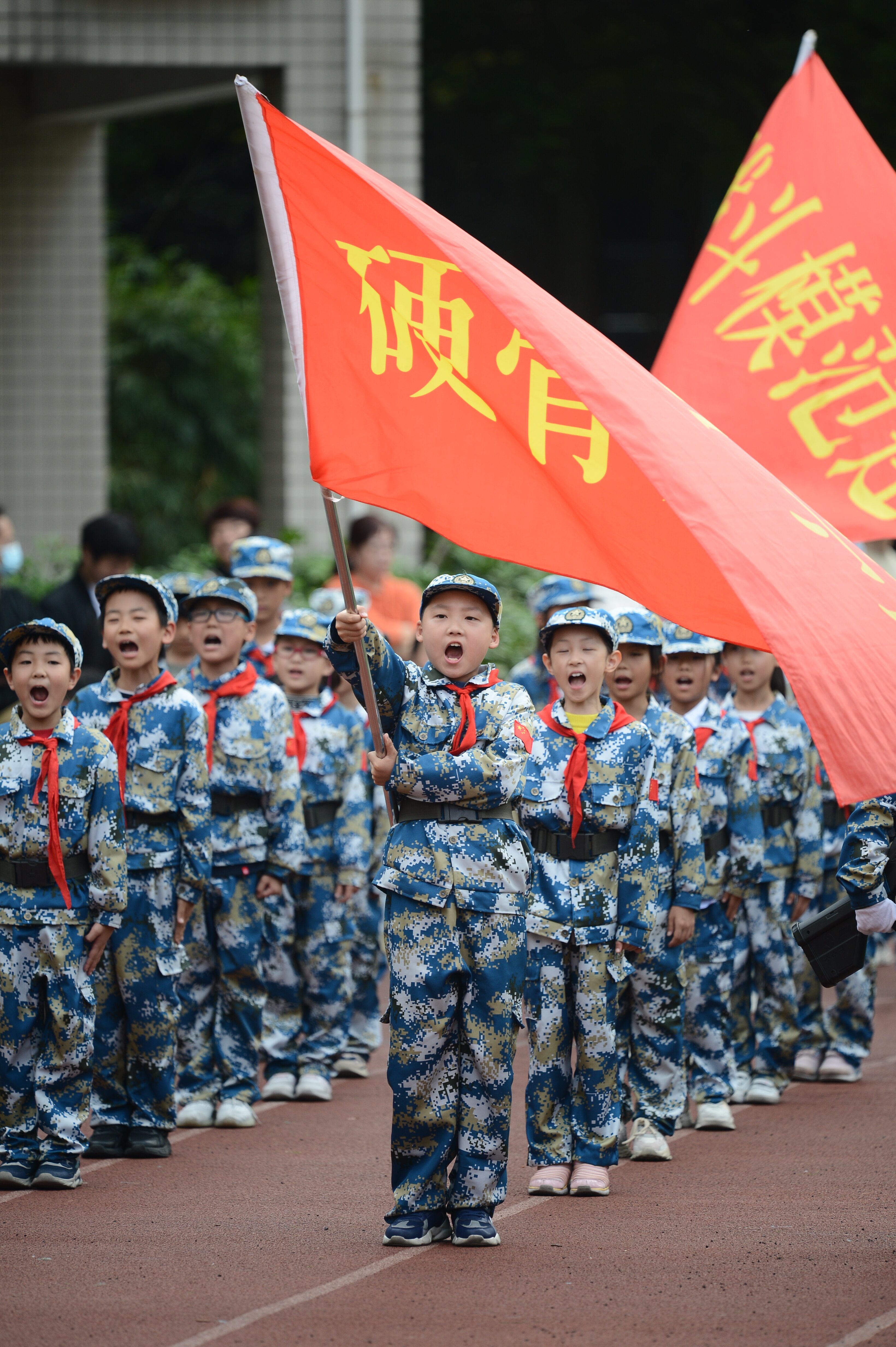 童心向黨 強國有我！南京中華附小開展國防教育實踐活動