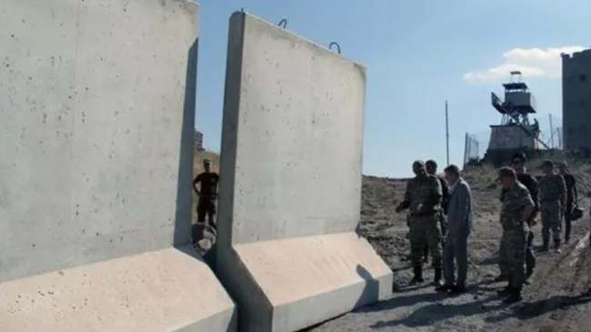 乌克兰在与白俄罗斯接壤边境修建混凝土围栏