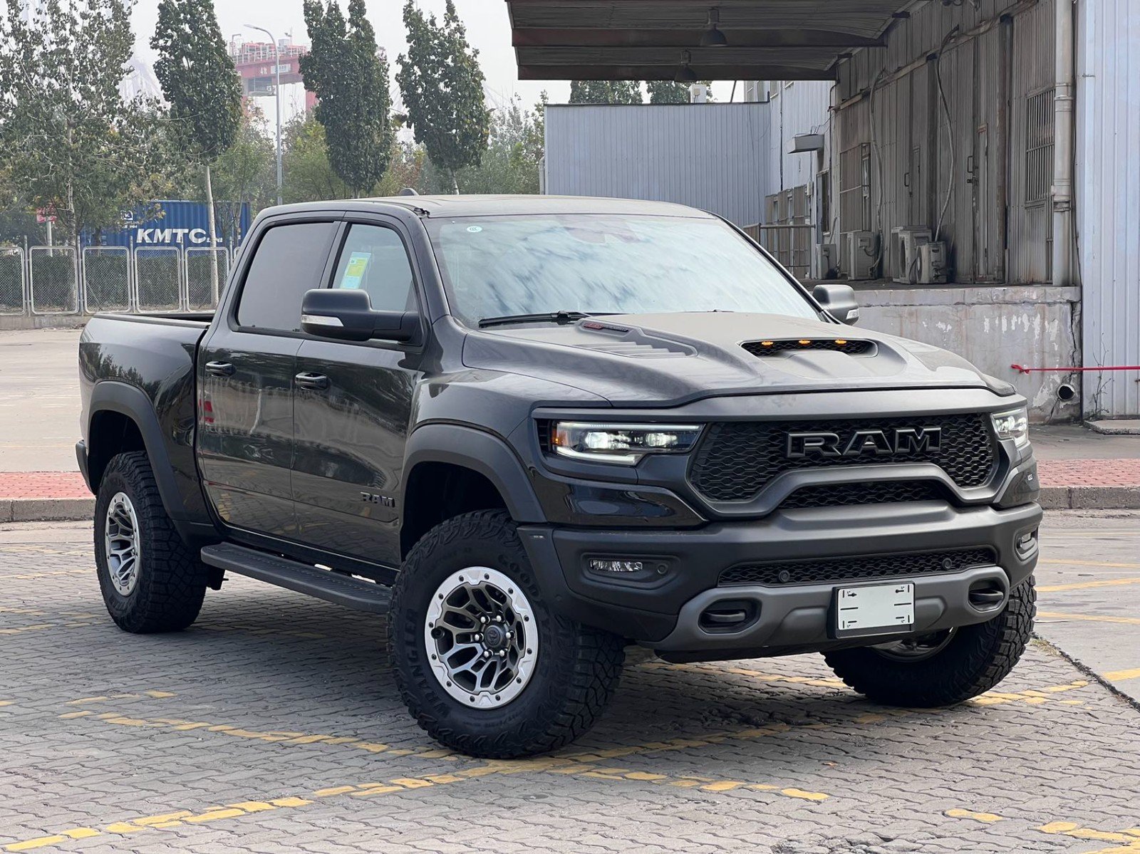 22款道奇霸王龙外观霸气尽显皮卡风范