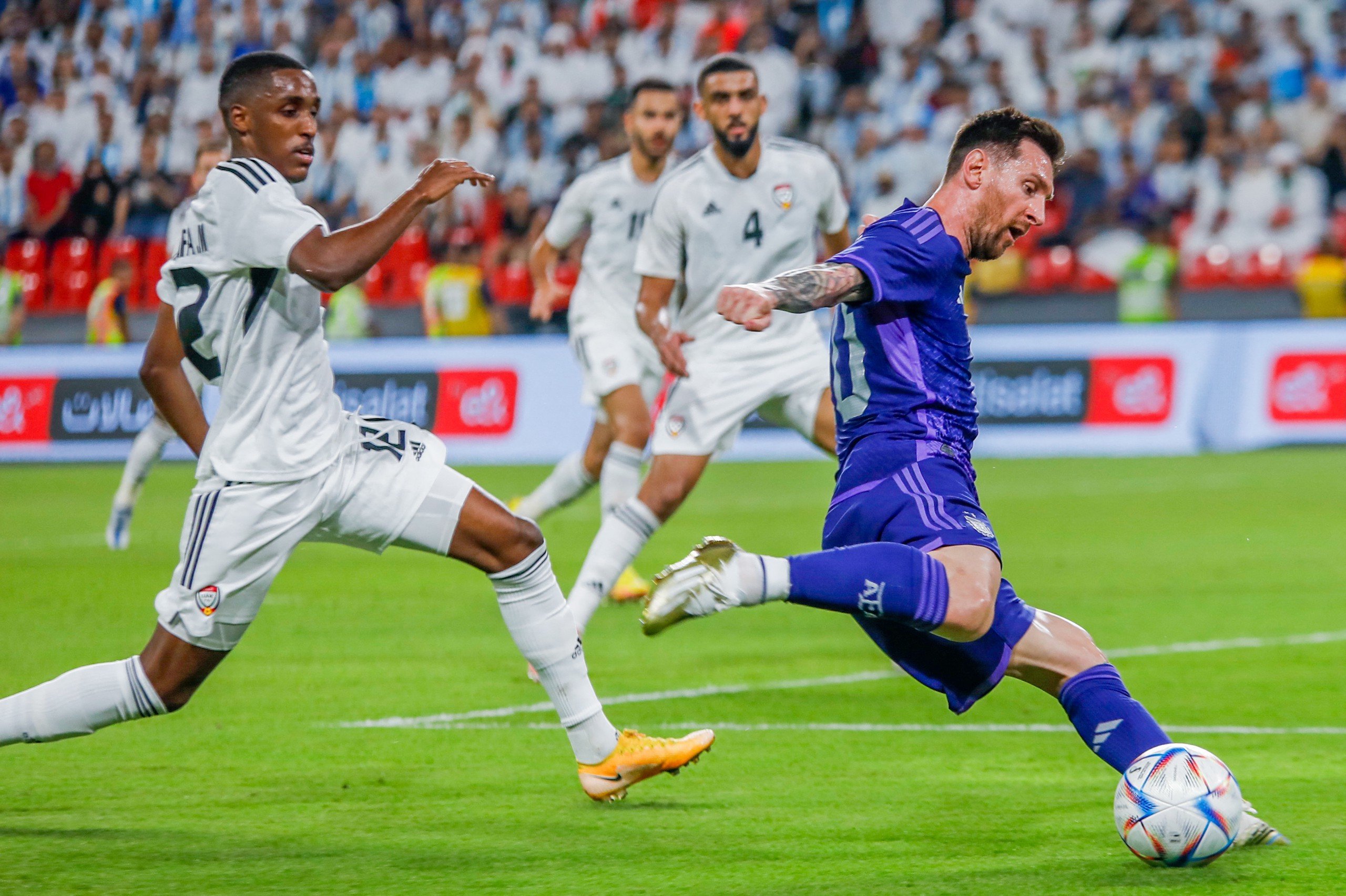 阿根廷球王梅西宣布重返国家队备战美洲杯令南美足坛为之震动