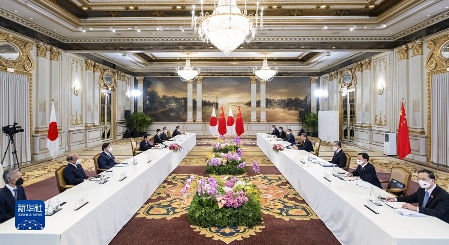 当地时间11月17日下午，国家主席习近平在泰国曼谷会见日本首相岸田文雄。新华社记者 翟健岚 摄
