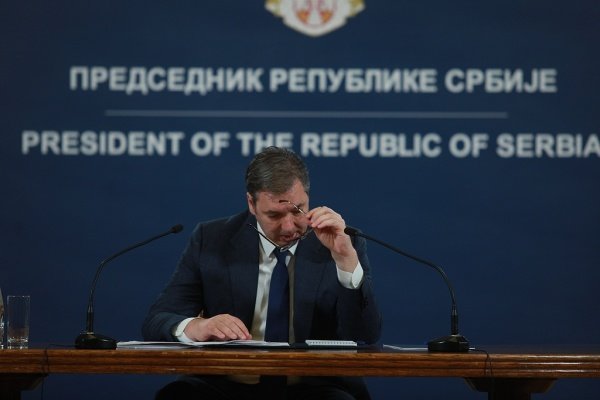 当地时间2022年11月21日，塞尔维亚贝尔格莱德，塞尔维亚总统武契奇在布鲁塞尔与科索沃地区领导人阿尔宾·库尔蒂谈判失败后发表讲话，并进行了欧盟对话。（视觉中国）