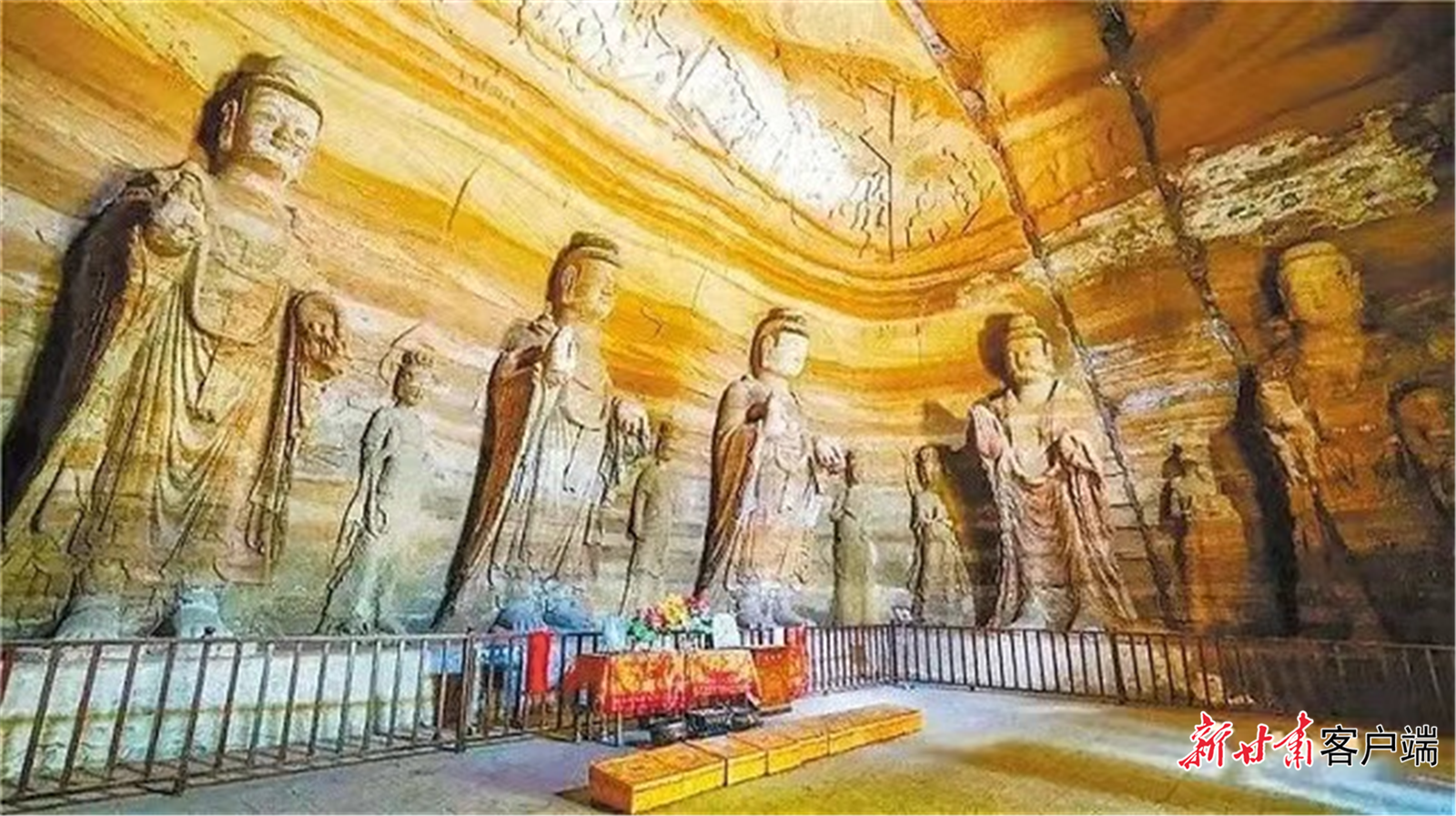 回中山脚下的王母宫石窟，是整个甘肃东部开凿时间最早的佛教石窟之一。