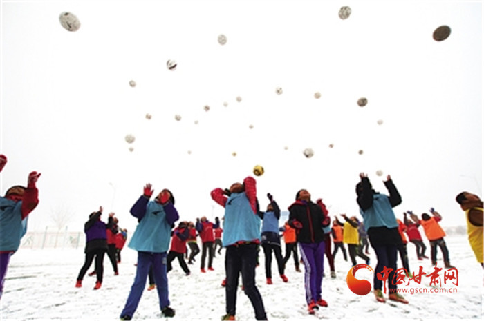 甘肃泾川“出圈”背后 是精彩绽放的绿茵梦想