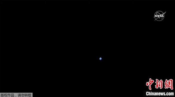 2022年11月21日，美国国家航空航天局“猎户座”飞船拍摄的地球图片。