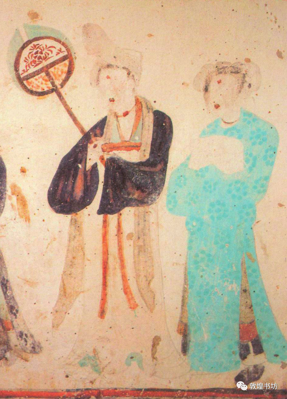 上衣下裳是人类服装的基本形制