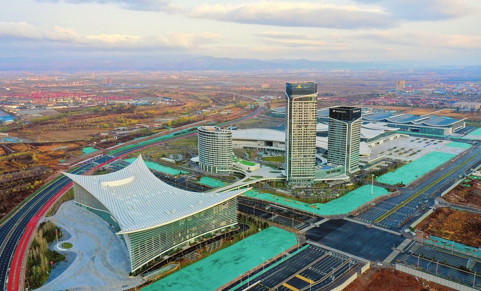 潇河国际会议会展中心及配套设施项目完成工程建设阶段各项任务