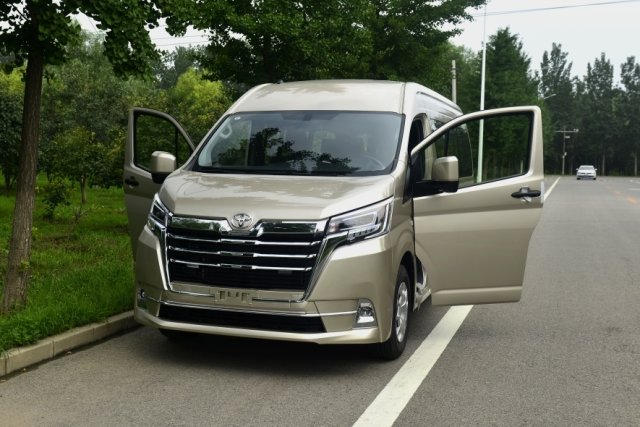 2021款丰田海狮35l自动13座30万起售