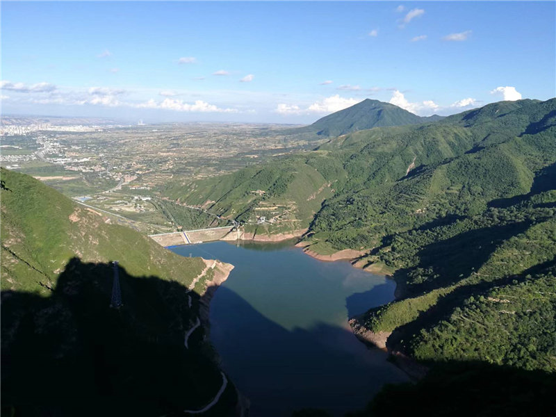 这就是传说中的文武双全吧！甘肃Boy凭实力"踢"火小城