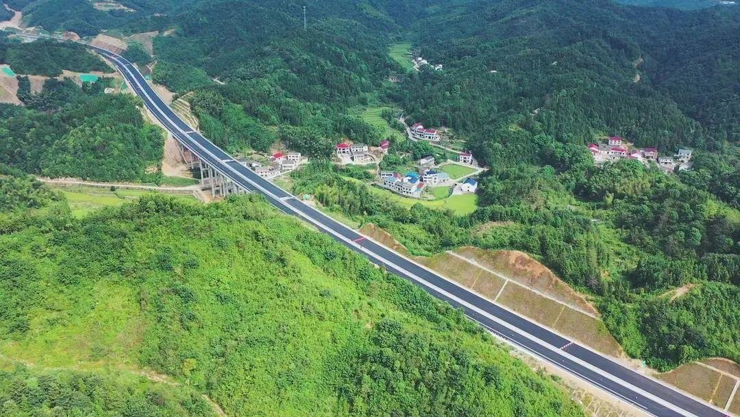 湖南首条智慧高速公路来了 预计11月27日通车