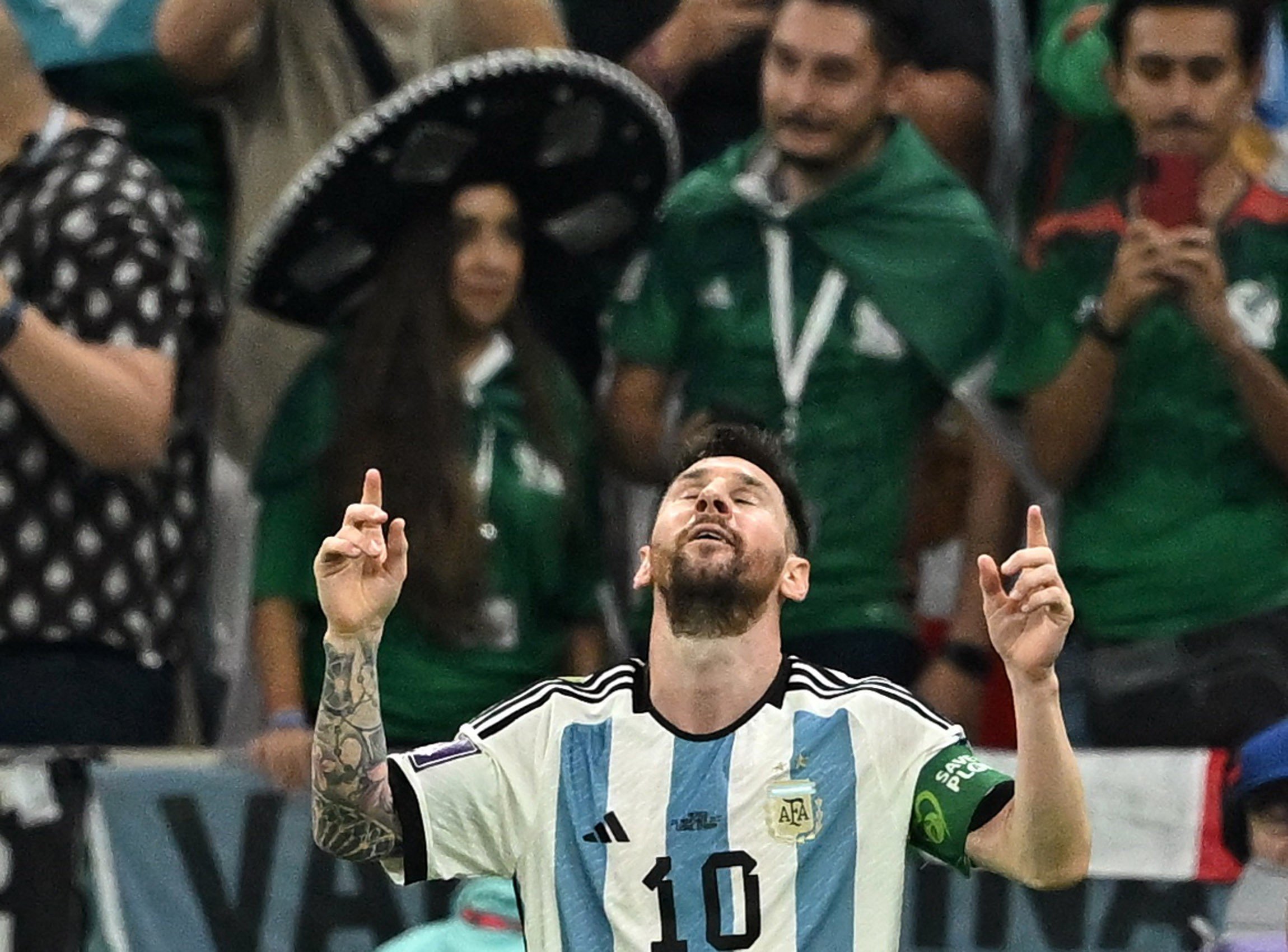 不负众望！梅西传射力挽狂澜 阿根廷2比0墨西哥