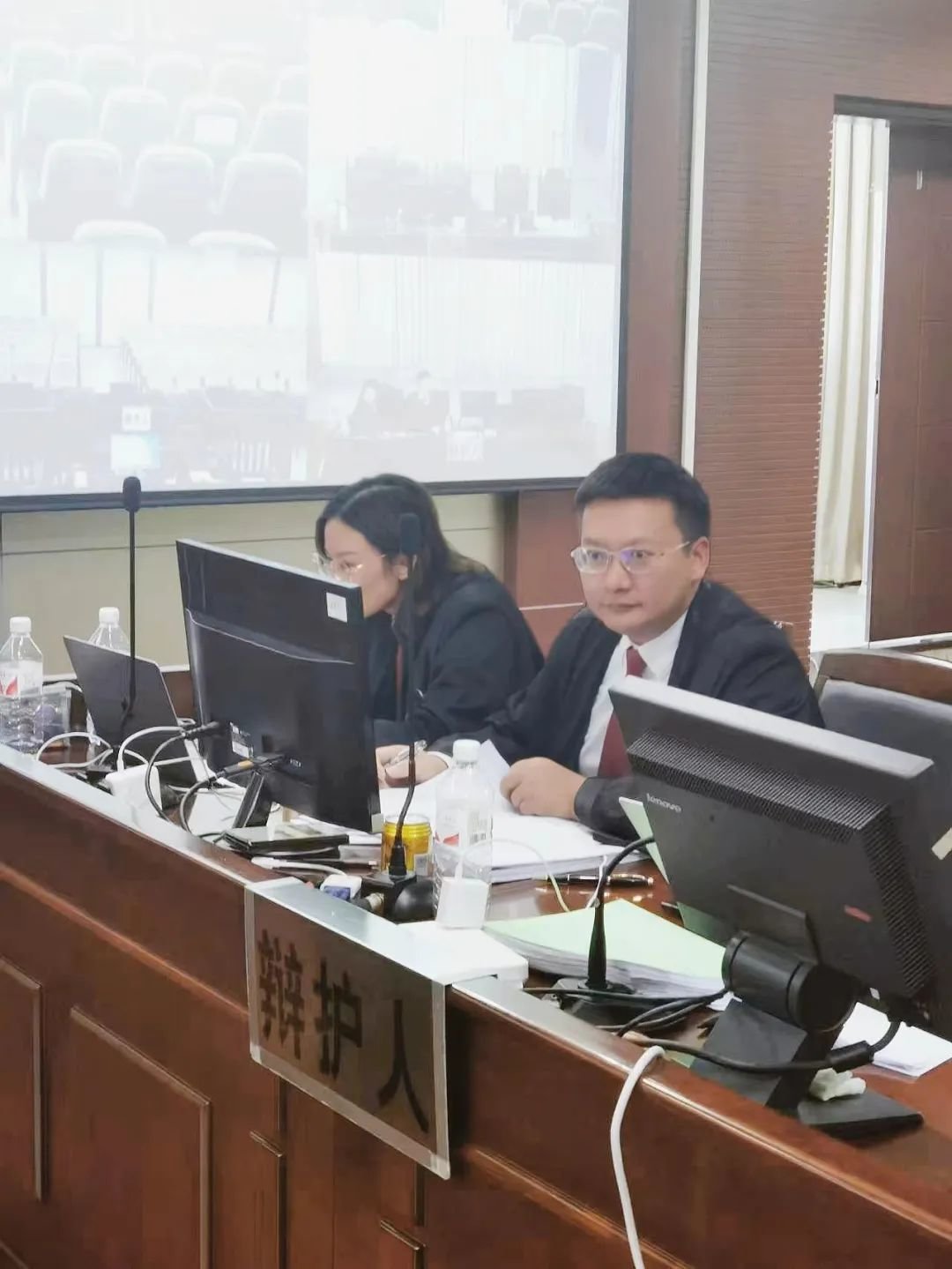 李玉前的辩护律师周兆成出庭