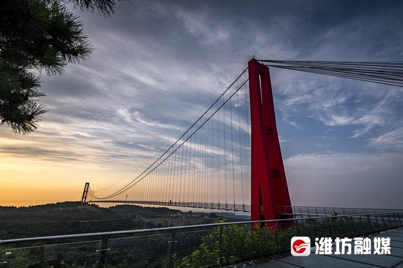 青州九龙峪景区玻璃桥。