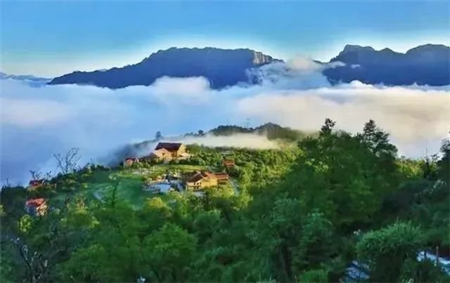 舟曲拉尕山风光