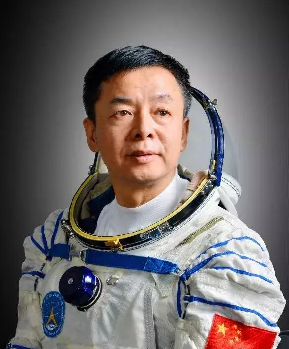 神十五航天员首次集体亮相 抚州宜黄人邓清明将出征太空