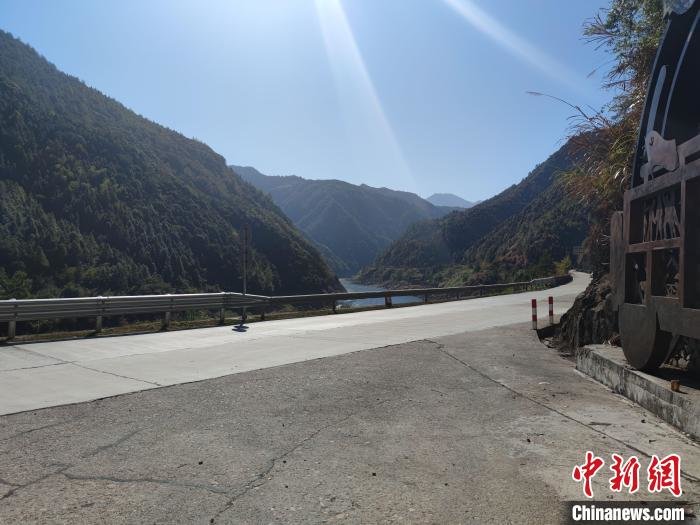 “遂昌山路”沿线风貌。　傅飞扬 摄