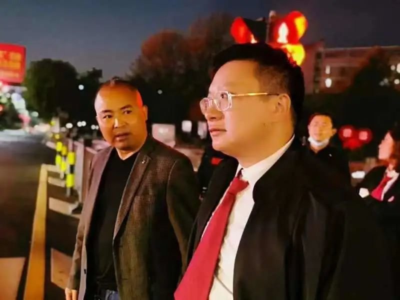 李玉前的哥哥李玉山和周兆成律师