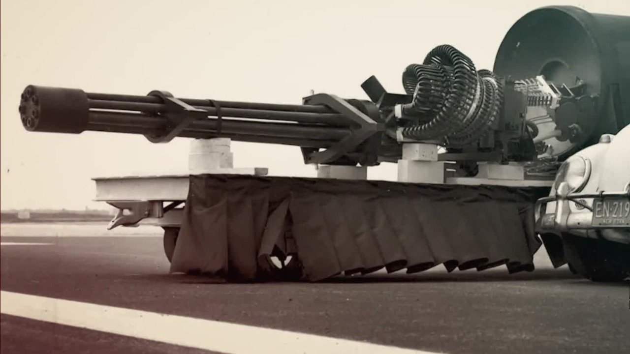 GAU-8机炮图片