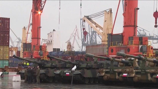 波兰接收首批购自韩国K2坦克和K9榴弹炮