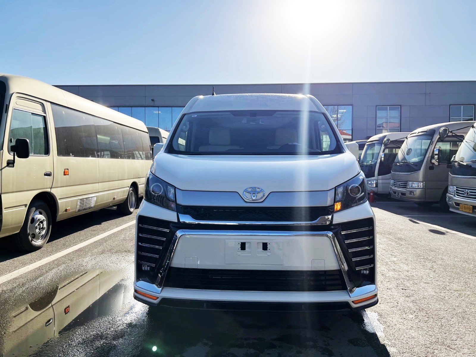 2021款丰田海狮一款充满灵动之气,带有稳重之态的全进口豪华商务车,在