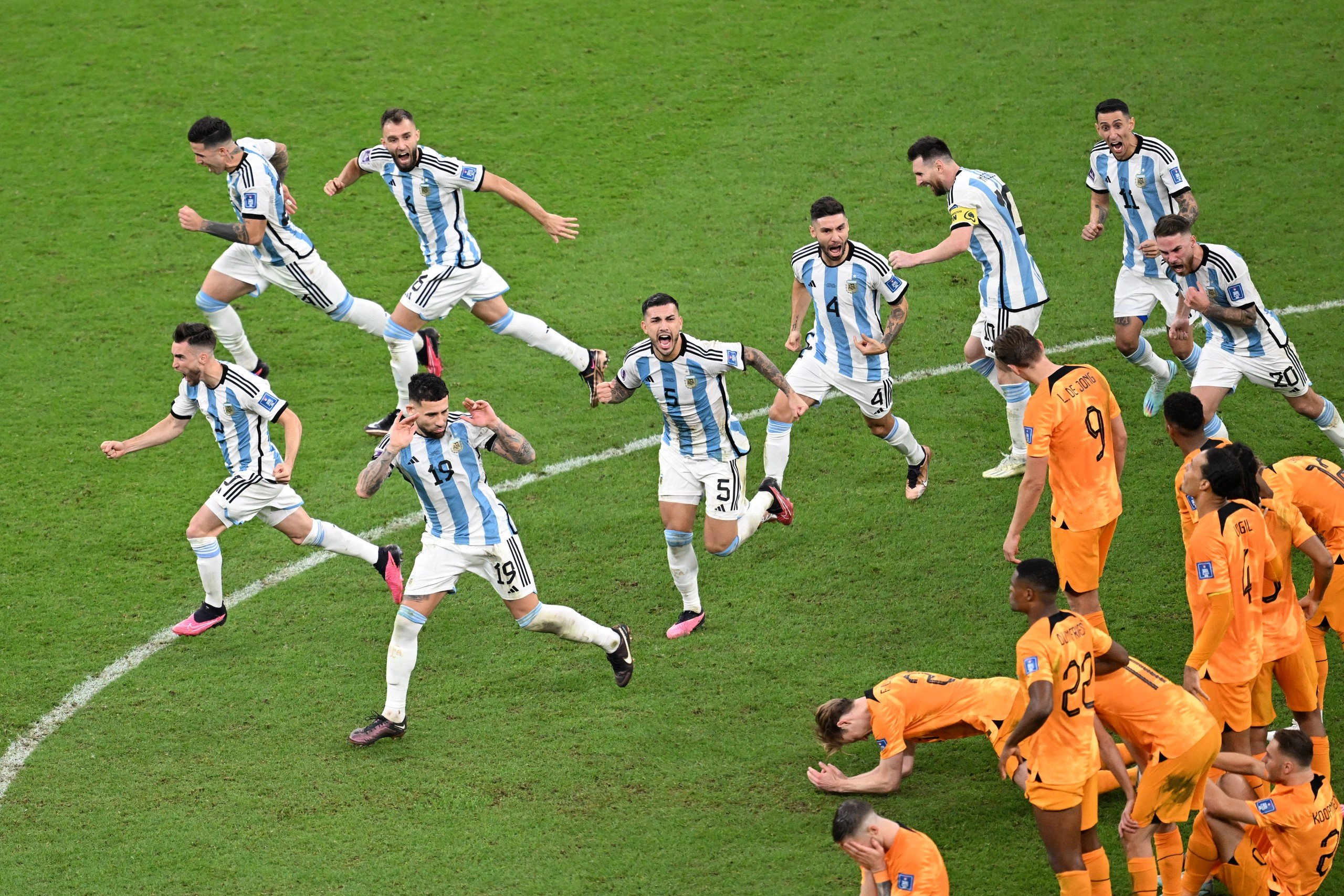 阿根廷球员赛后还在挑衅荷兰队。