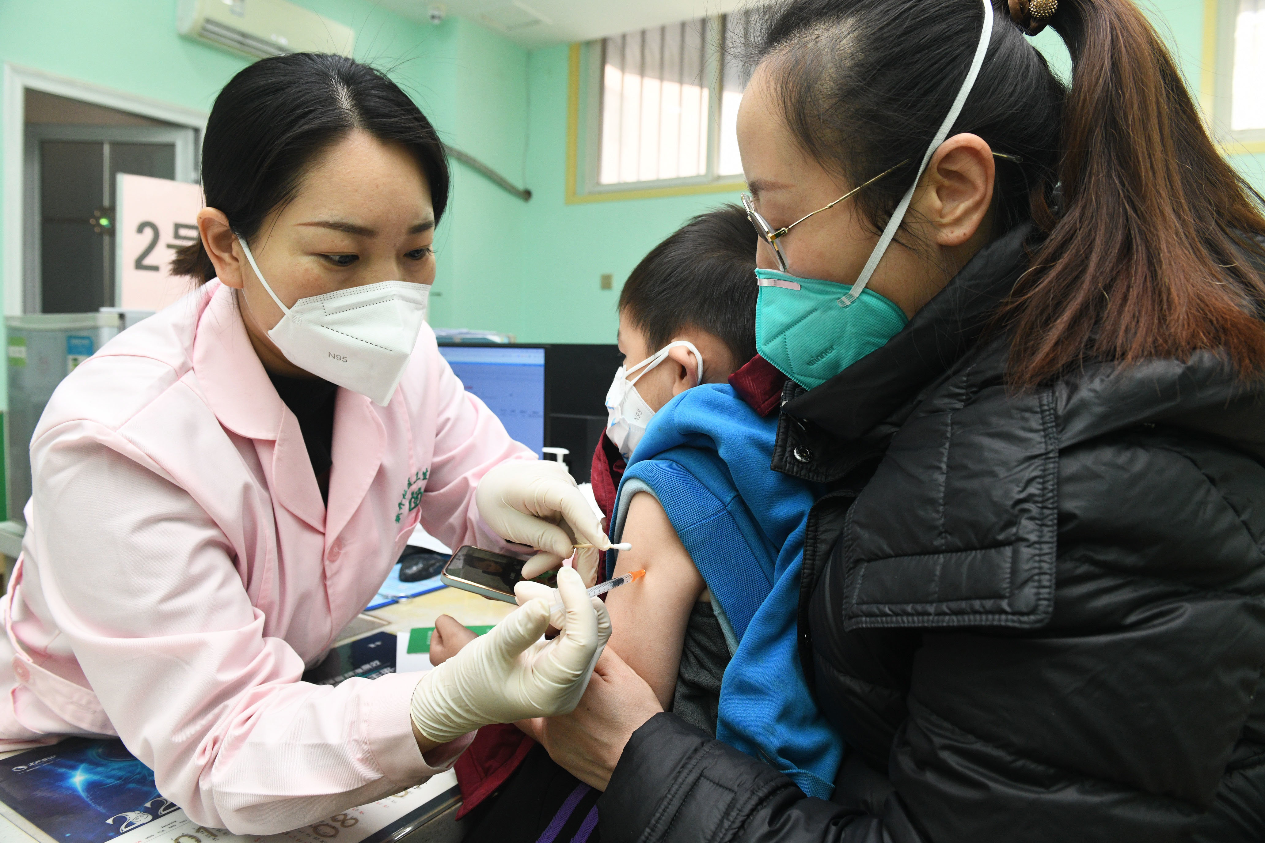 风声|新加坡经验告诉我们:在大规模感染来临之际需要更高效疫苗