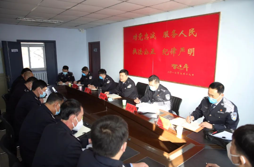 康海潮到承德市双滦区偏桥子派出所宣讲党的二十大精神