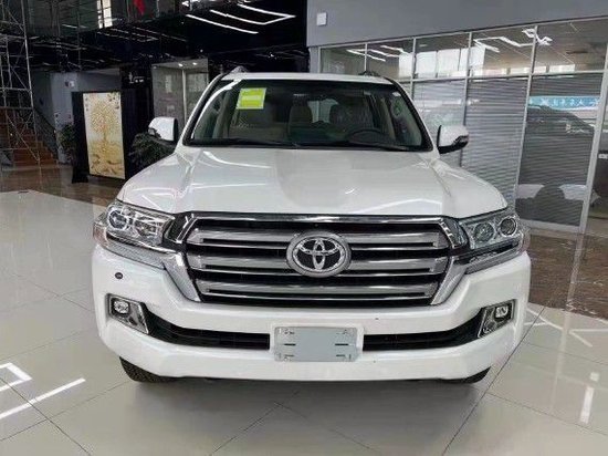 2022款丰田陆巡lc300即将现车95万起售