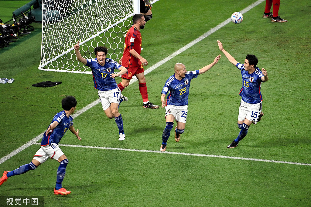 日本队击败了西班牙。