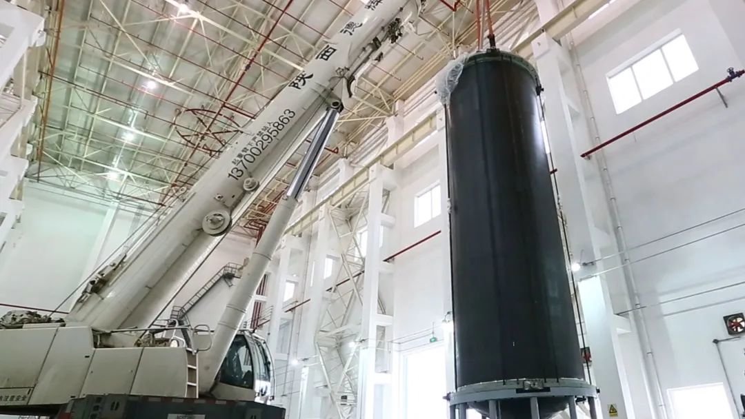 捷龙三号发动机吊装