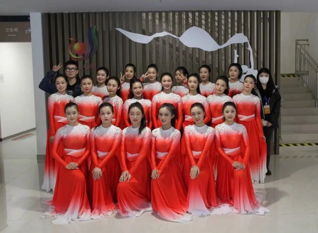 青岛港湾职业技术学院大学生艺术团在西海岸新区青春歌舞大赛中荣获佳绩