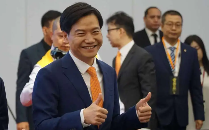 雷军早期创业经历 拿到十万块投资高兴得飞起