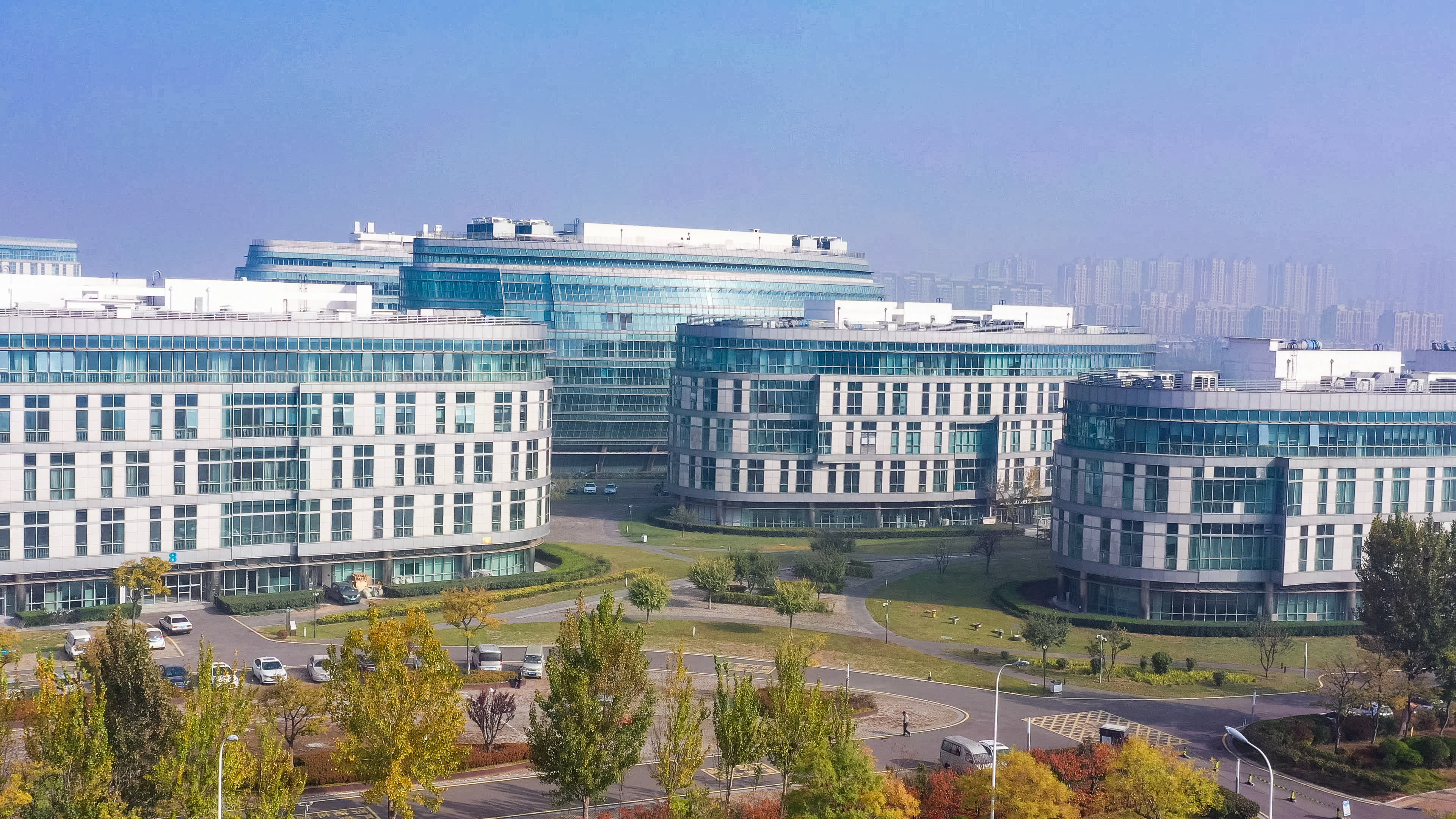 青岛蓝色生物医药产业园是青岛高新区医疗医药产业的集聚区之一。（图片来源：青岛高新）