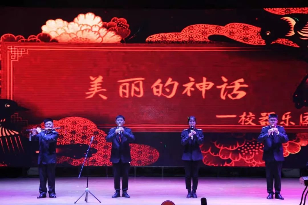 2021年12月,受邀参与曲艺协会主办“文武之夜”,出演《美丽的神话》