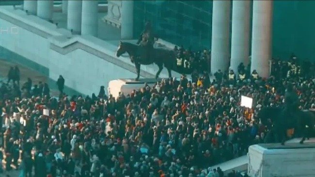 蒙古国爆发大规模游行，示威者冲进政府大楼，官方紧急回应