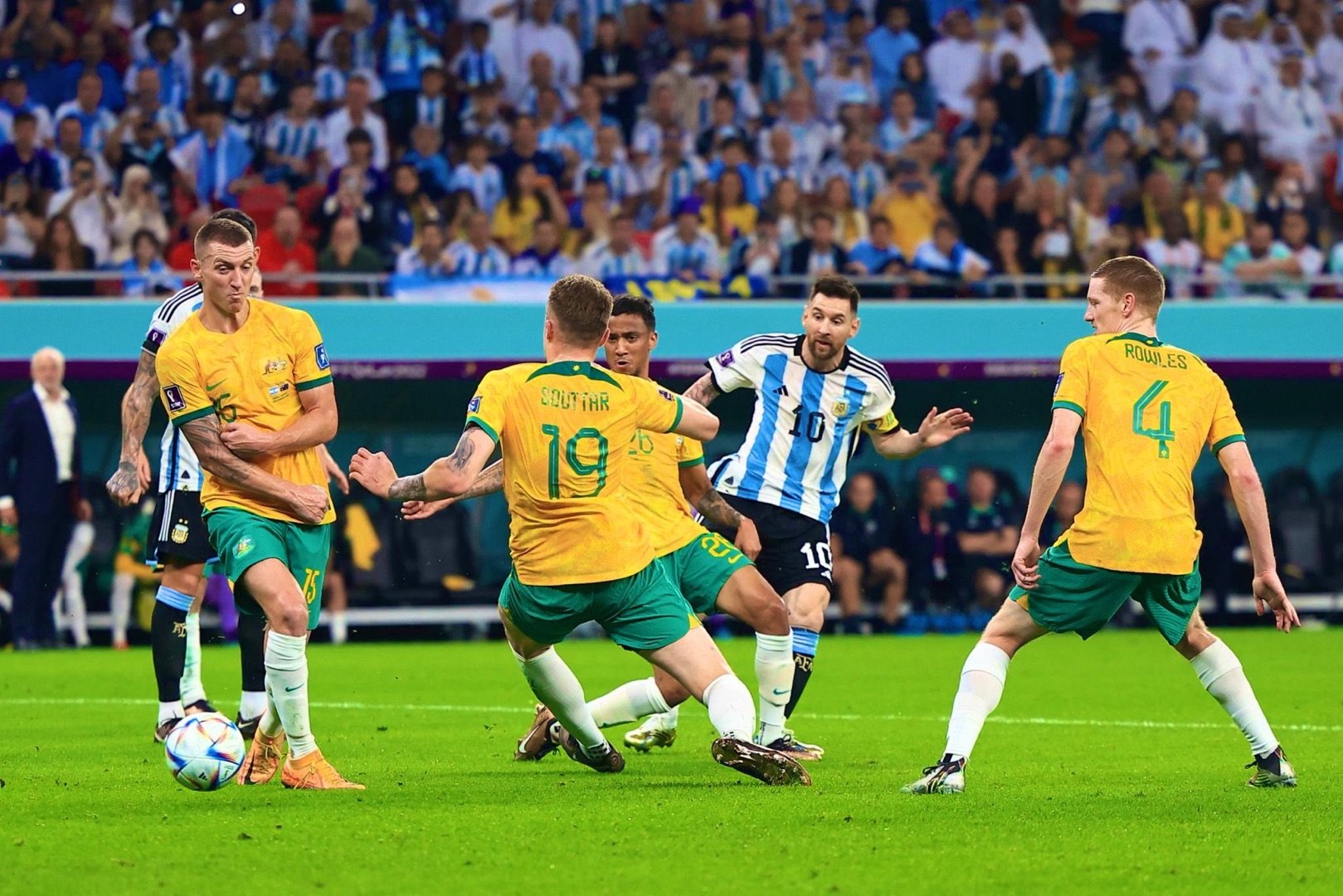 阿根廷2-1澳大利亚杀进八强 梅西致命一击刷爆5项纪录