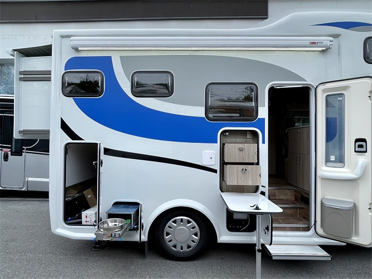 戴德自由风plus双拓展房车七天水电无忧